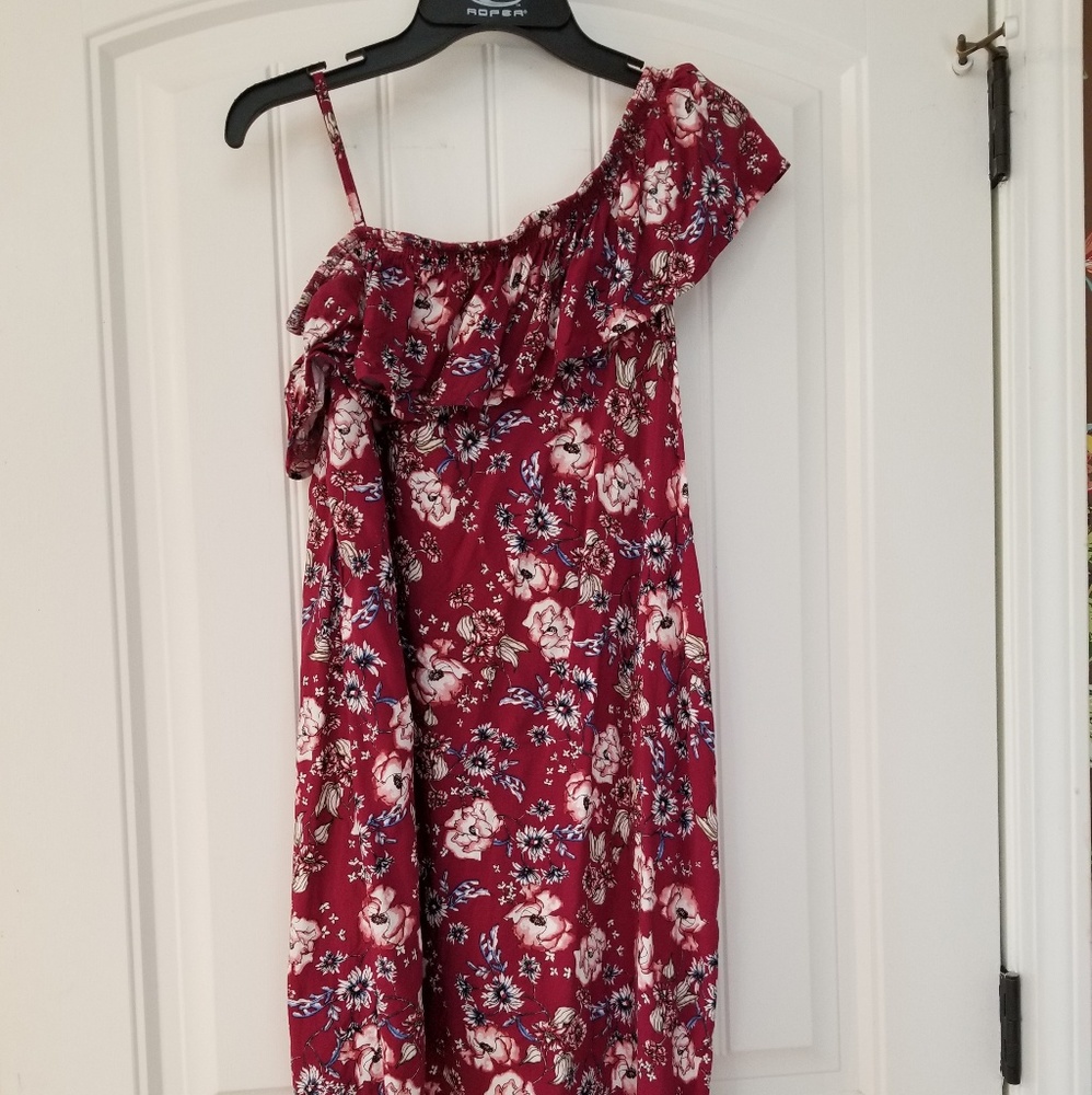 One shoulder dress